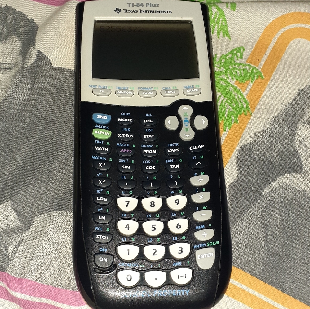 2004 Texas Instruments TI84 Plus Graphing Calculator Working School Edition